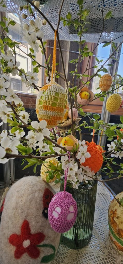 Velikonočna čarovnija v ročnih delih